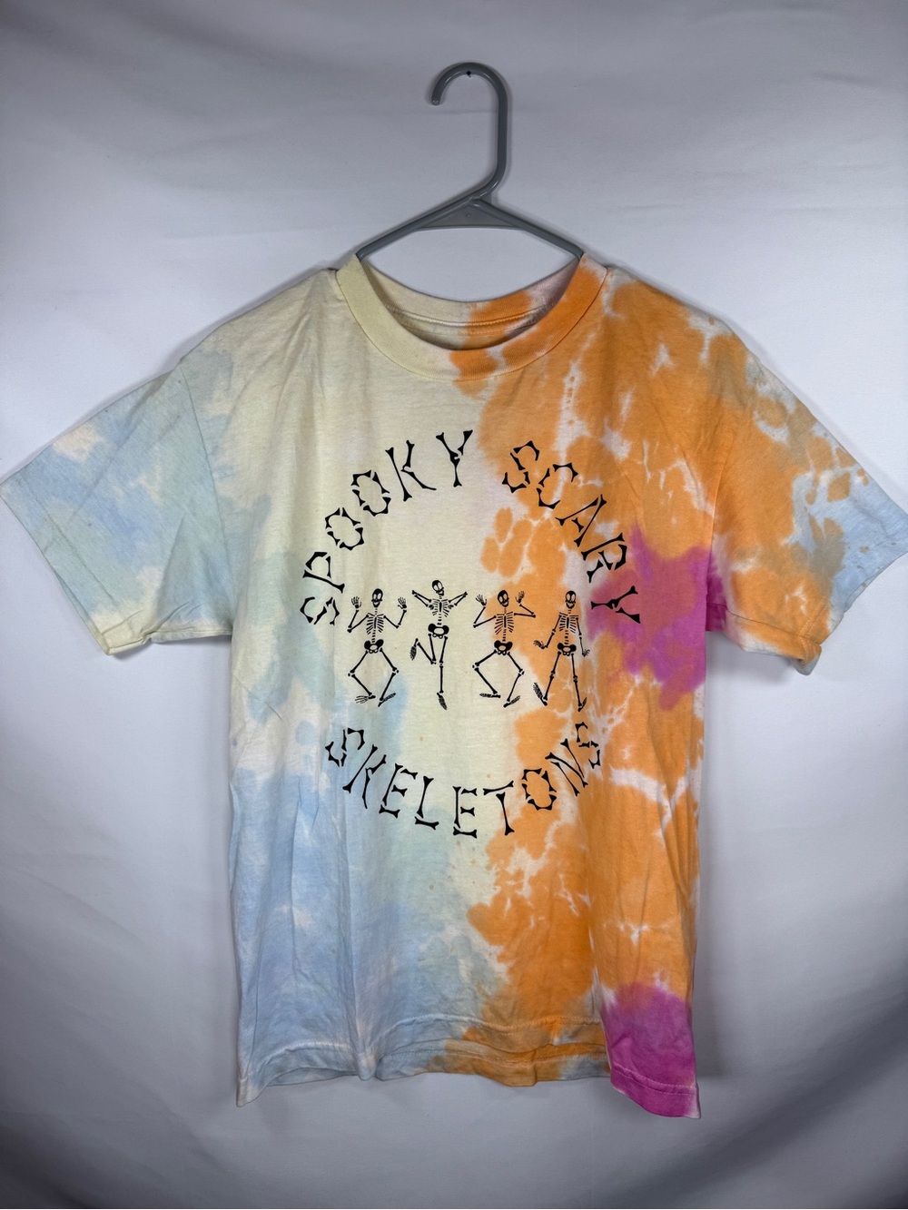 Spooky Scary Skeletons Tie Dye T Shirt Adult Medium M Halloween Graphic Tee⁠